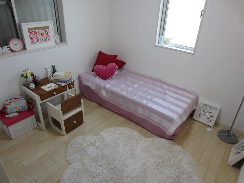 Non-living room. A Building Western style room