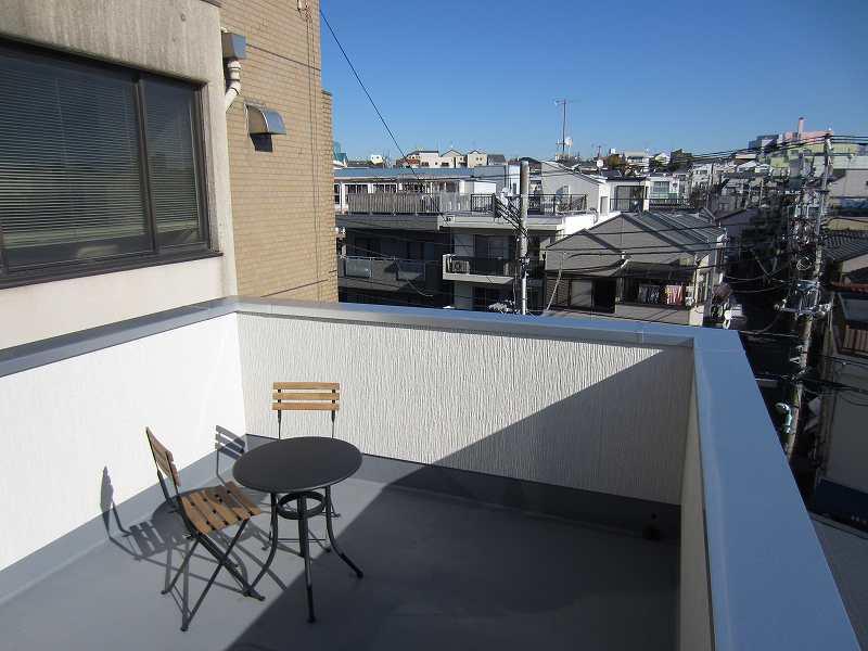 Balcony. A Building Lumpur - Fubarukoni -1