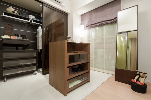 <Western-style (2)> bright refreshing private room with a window on the south side. It will be available in a semi-public purposes, such as hobby room or study.