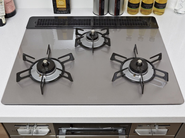 Kitchen.  [Glass top stove] Beautiful appearance, Adopt a strong glass top plate to heat and shock. Easy to wipe off the dirt, Easy to clean. Durable, You can also use the beautiful forever because there is no worry of corrosion.