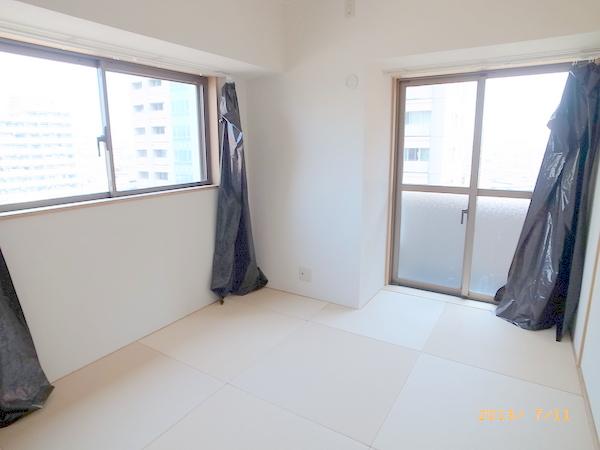 Non-living room. The apartment is a reference photograph.