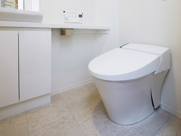 Bathing-wash room.  [Tankless toilet and hand-washing counter] Adopt hand washing counter of smart tankless toilet and room.  ※ Except for the B type