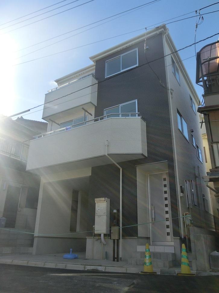 Local appearance photo. Local (12 May 2013) Shooting