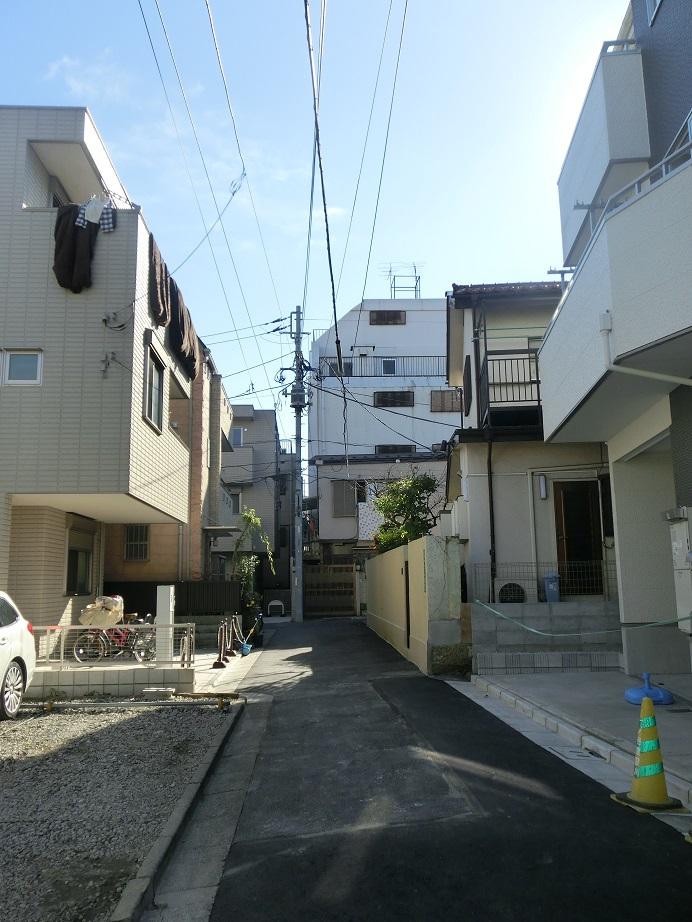 Local photos, including front road. Local (12 May 2013) Shooting