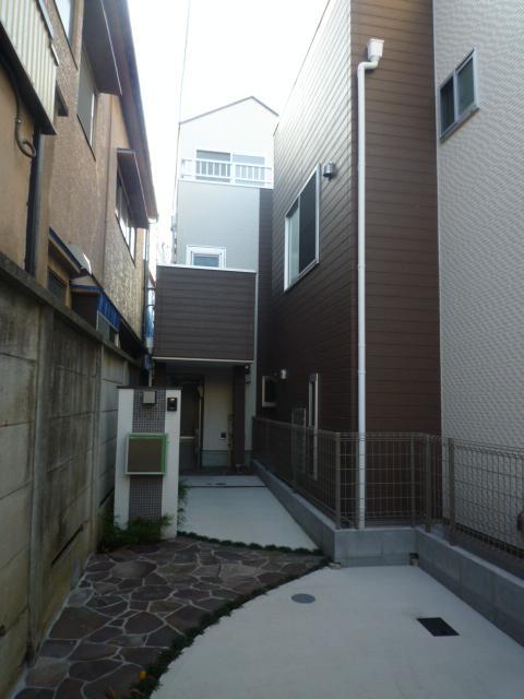 Local appearance photo. B Building (November 2013) Shooting