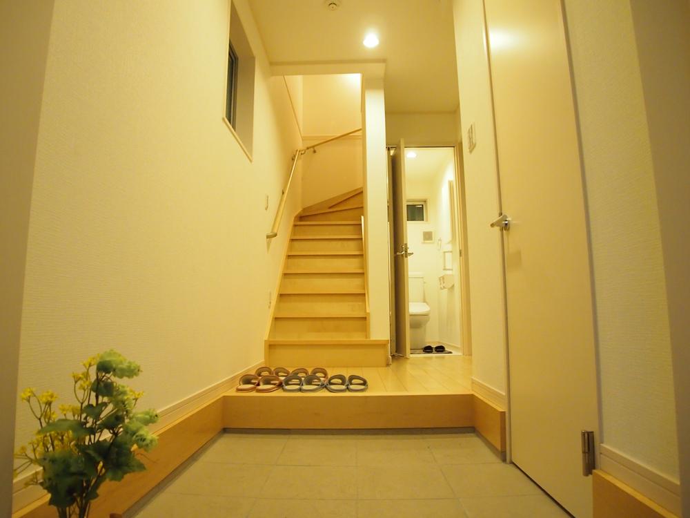 Entrance. Local (12 May 2013) Shooting