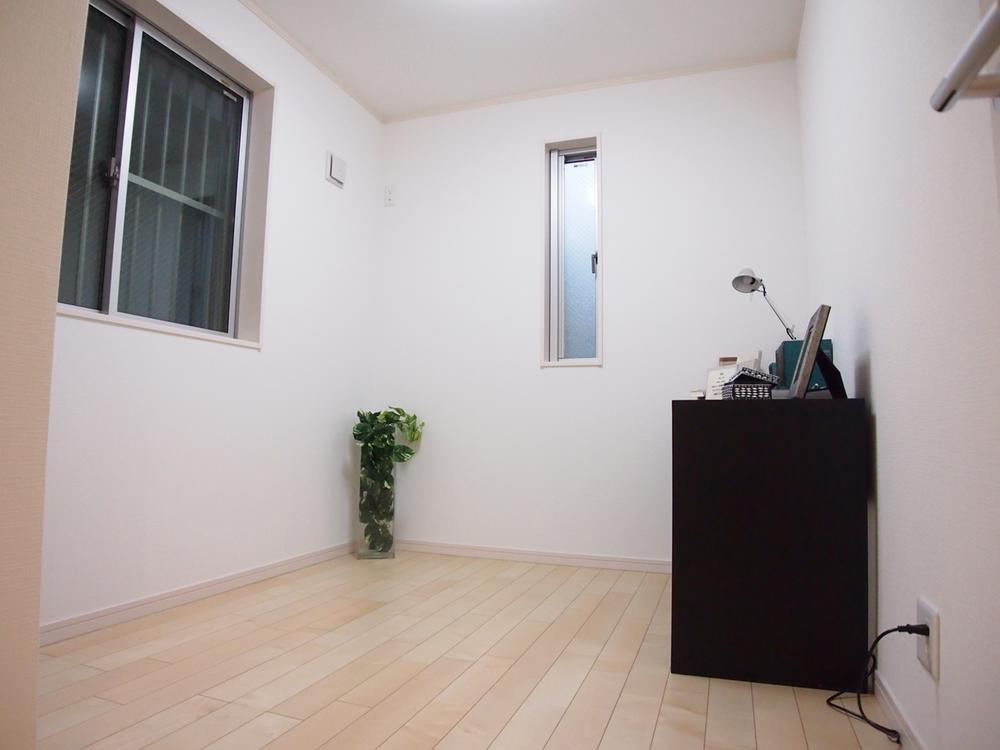 Non-living room. Indoor (12 May 2013) Shooting