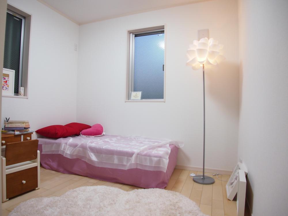 Non-living room. Indoor (12 May 2013) Shooting