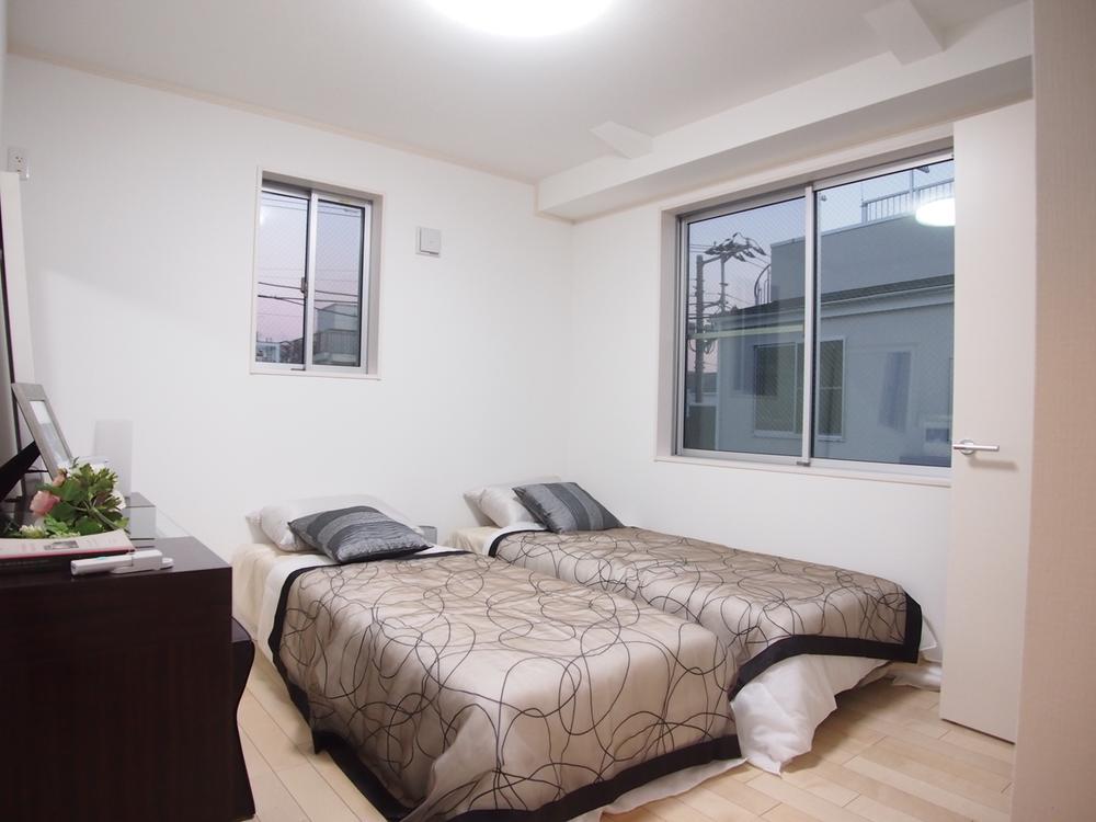 Non-living room. Indoor (12 May 2013) Shooting