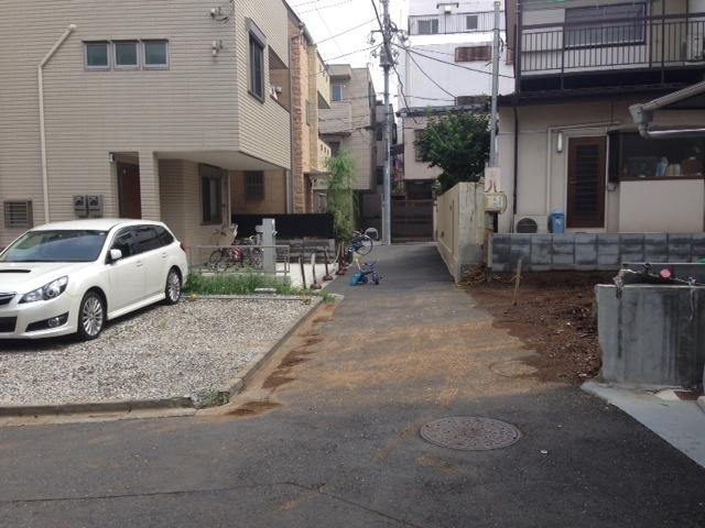 Local photos, including front road. Local (August 22, 2013) Shooting