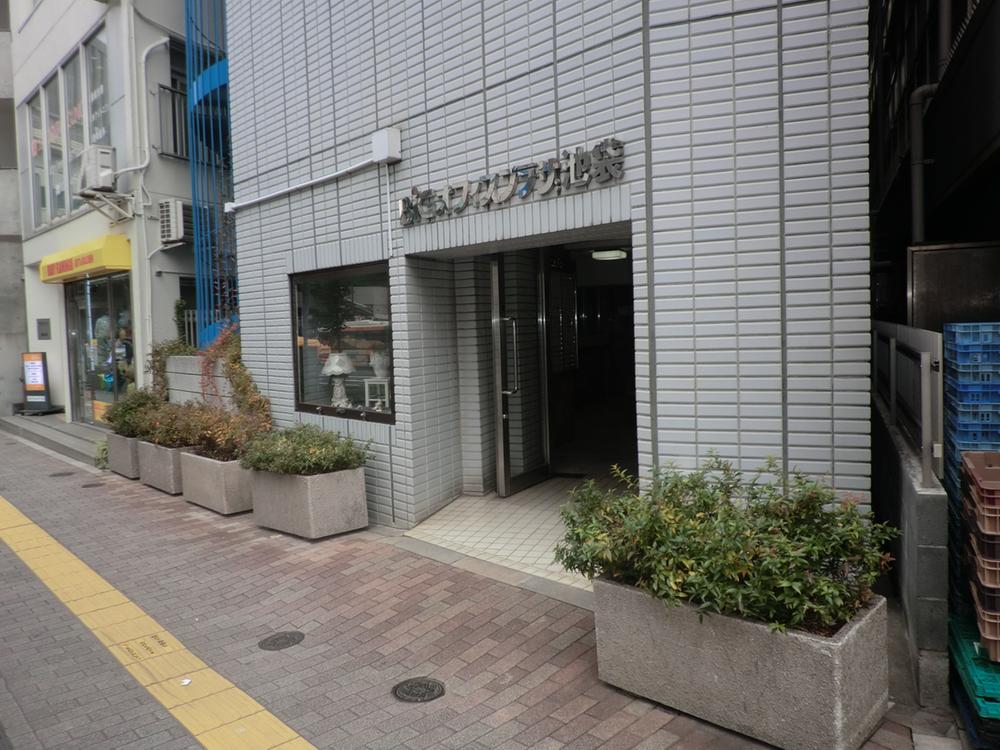Entrance. Common areas