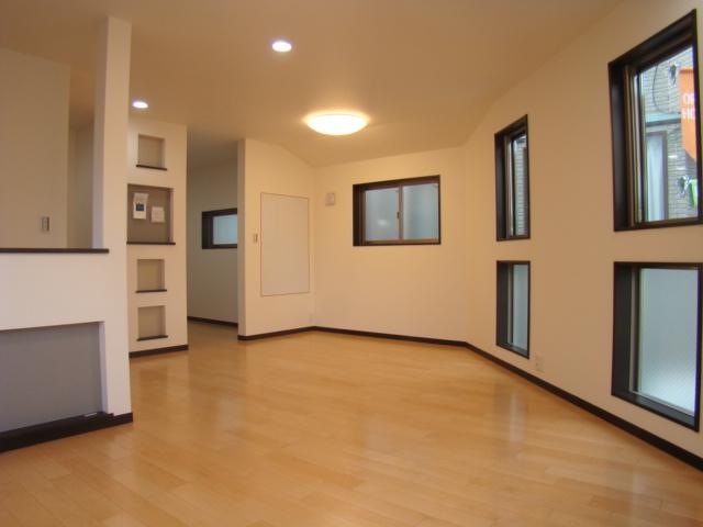 Same specifications photos (living). Same specifications