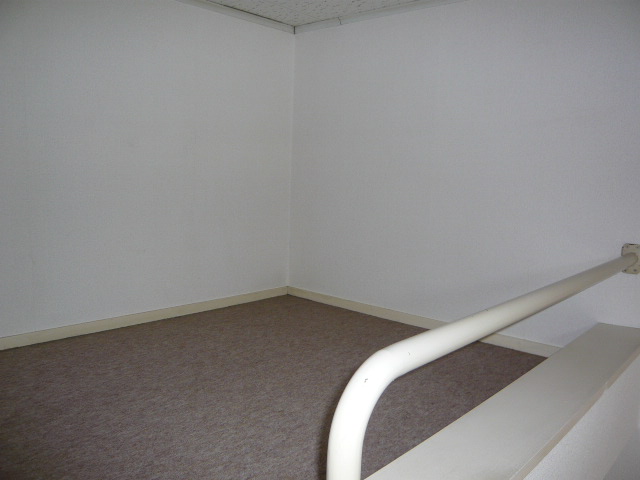 Other room space. loft. It is the size of about Semi-minute.