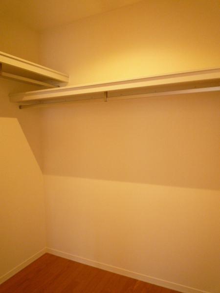 Receipt. Walk-in closet