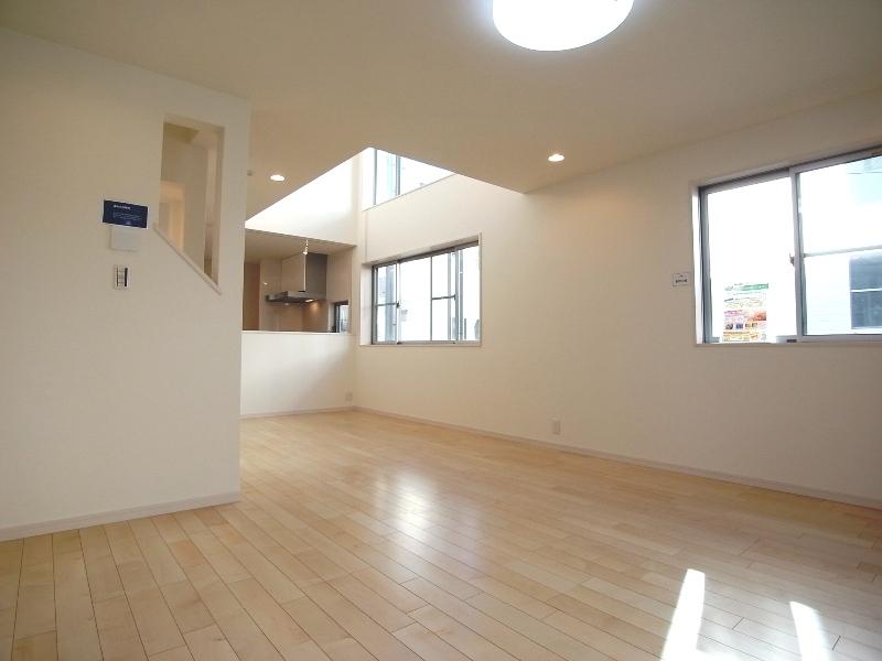 Same specifications photos (living). The company example of construction (living)