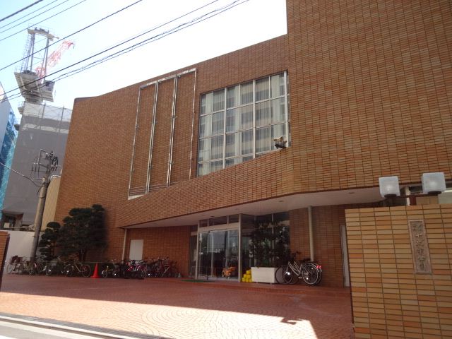 Junior high school. 550m to private cross junior high school (junior high school)