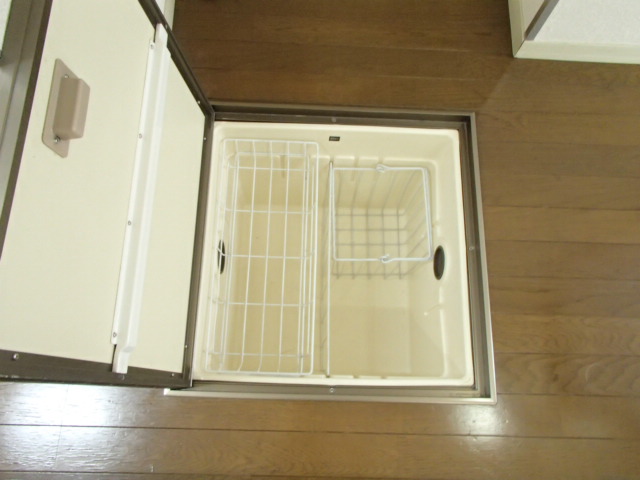 Receipt. Underfloor Storage