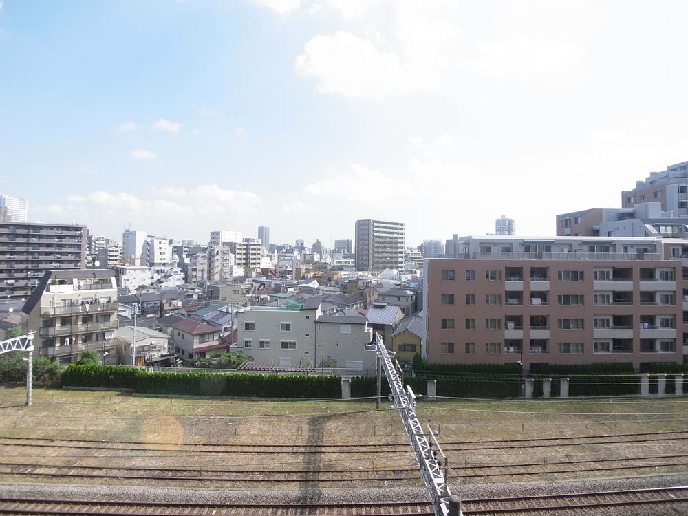 View photos from the dwelling unit. View from the site (October 2013) Shooting