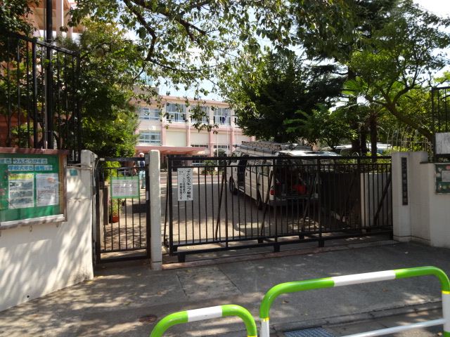 Primary school. Ward Sugamo to elementary school (elementary school) 540m