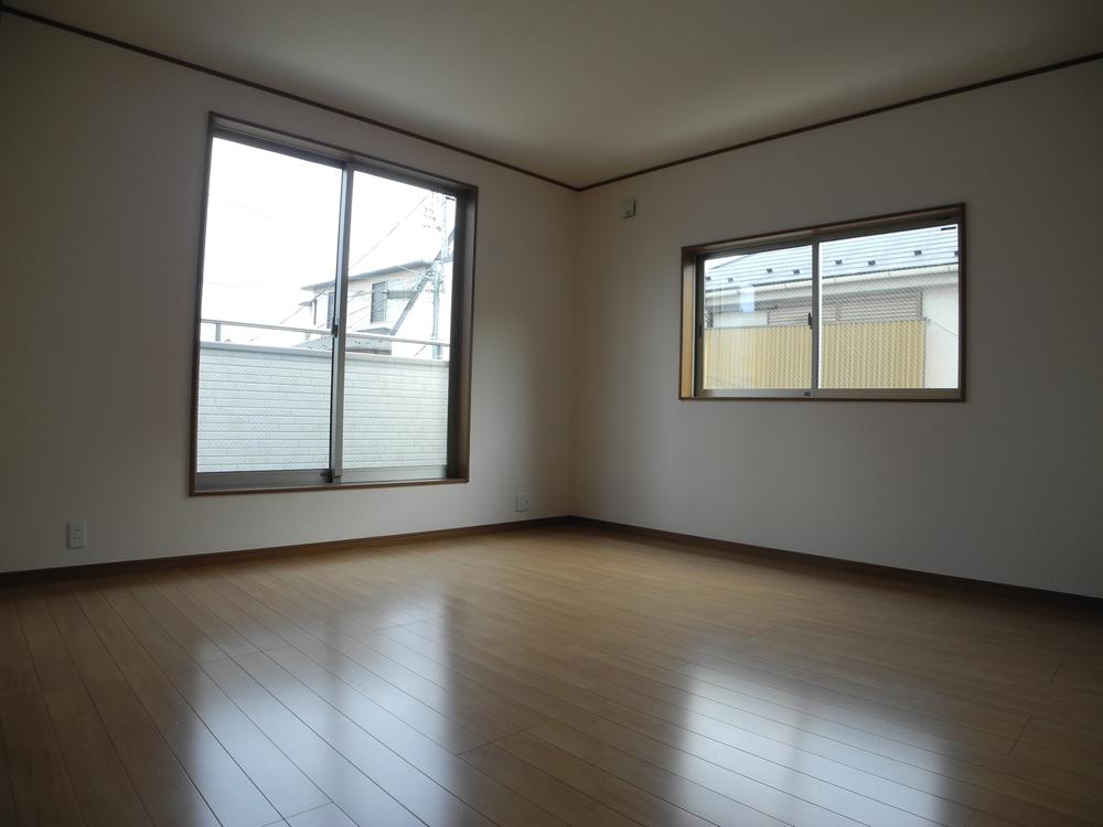 Living. (August 2013) Shooting