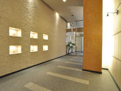 Entrance. Common areas