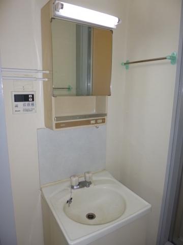 Wash basin, toilet