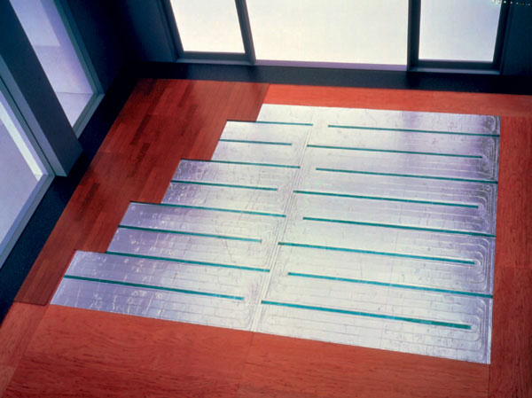 Living.  [Floor heating] Adopted TES Shikiyuka heating of Tokyo Gas. Warmed by radiant heat from the feet, Dust is also stood hard heating system without contaminating the air. Warm the room in a clean way, Create a comfortable space. (Same specifications)