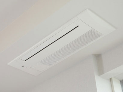 Living.  [Ceiling, cassette-type air conditioner] Living which is the center of life ・ The dining, It was equipped with a ceiling cassette type air conditioner. (Same specifications / It will be wall-mounted air conditioning depending on the type)