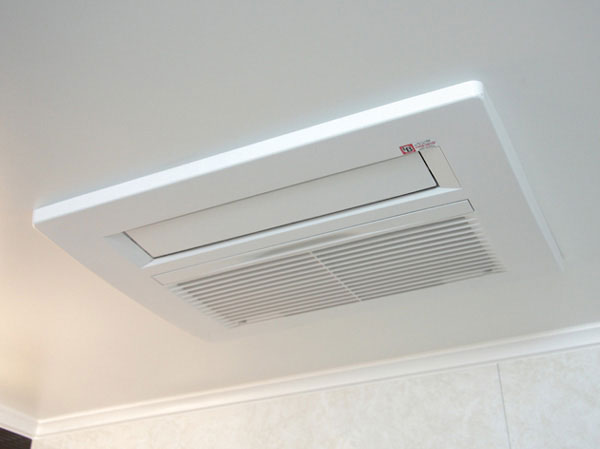 Bathing-wash room.  [Hot water bathroom dryer] heating, Standard equipped with a hot water bath dryer of Tokyo Gas with a cool breeze function. It can be used to dry clothes. (Same specifications)