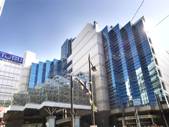 Surrounding environment. Metropolitan Plaza (a 15-minute walk, About 1150m)