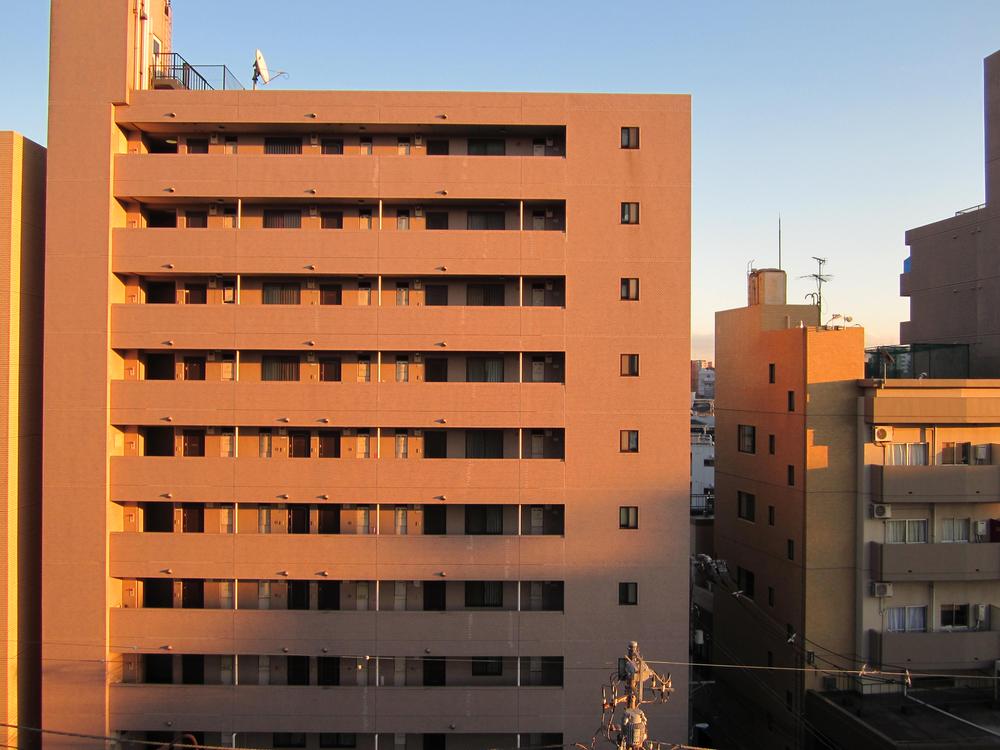 View photos from the dwelling unit. View from the site (December 2013) Shooting
