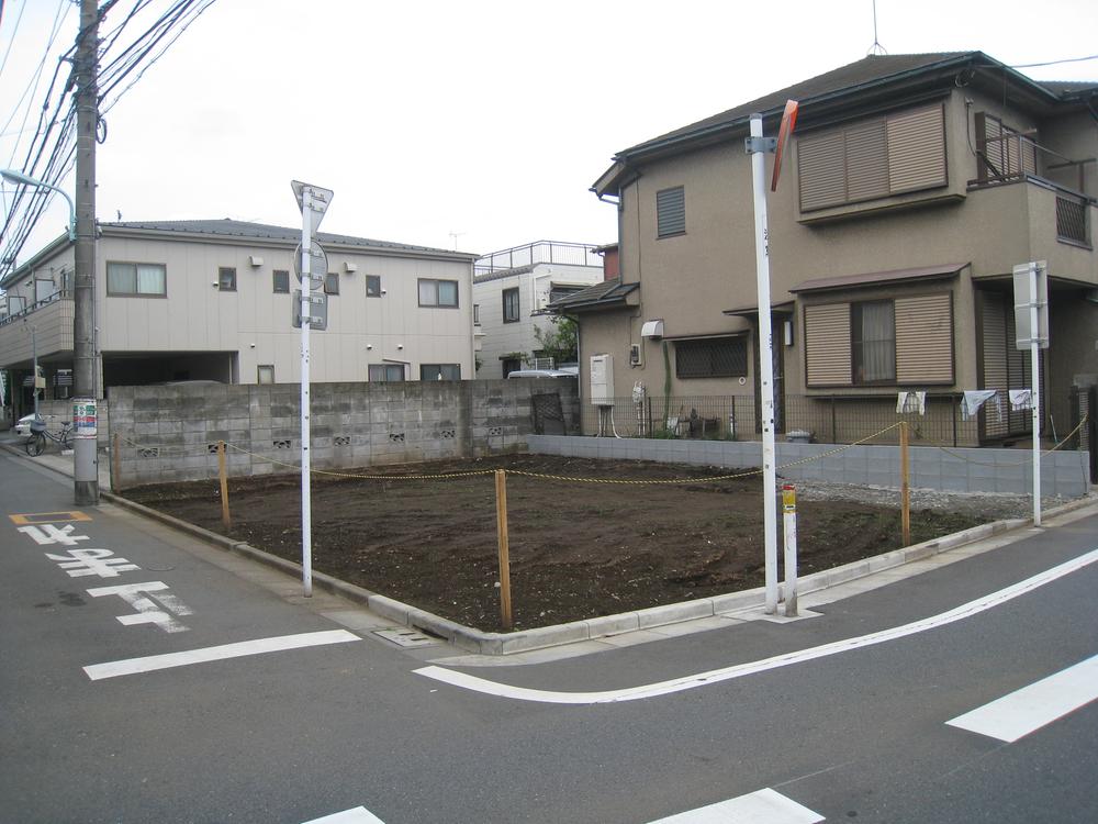 Local photos, including front road. Local (June 2013) Shooting