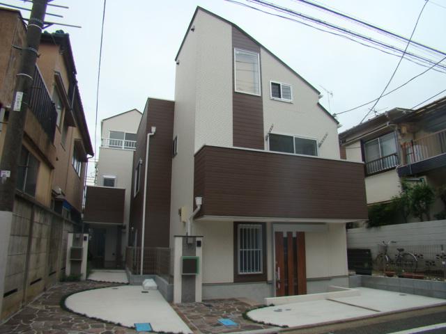 Local appearance photo. Local (10 May 2013) Shooting