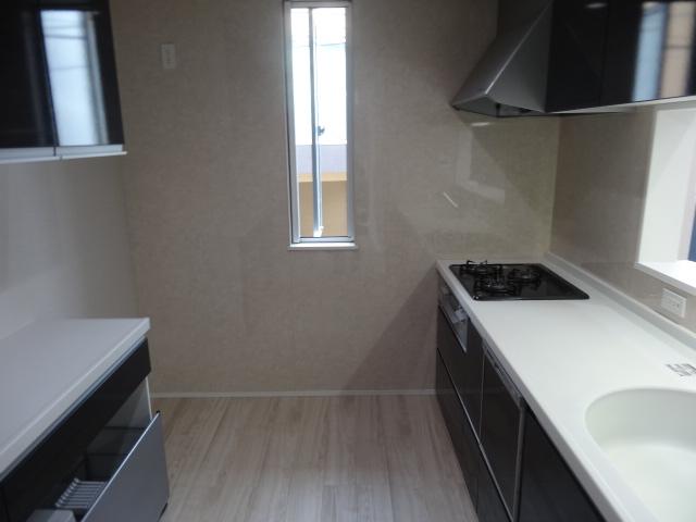 Kitchen. Room (August 2013) Shooting