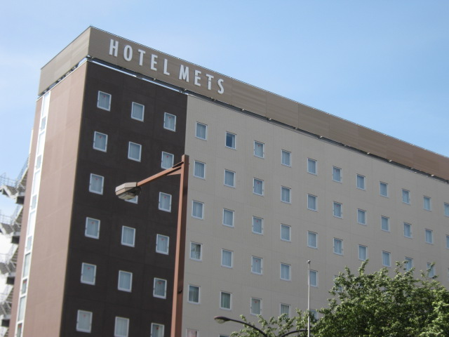 Other. 1200m to the hotel Mets (Other)