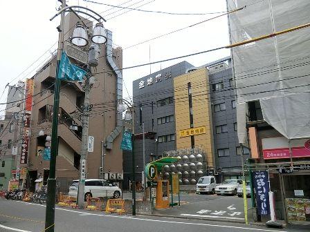 Streets around. Enhancement of the surrounding environment