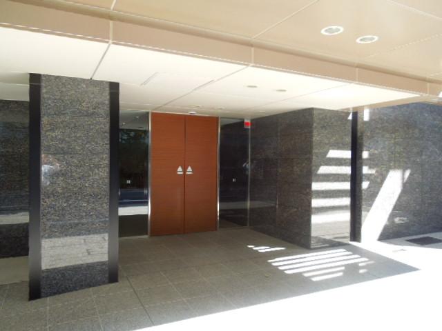 Entrance. Common areas