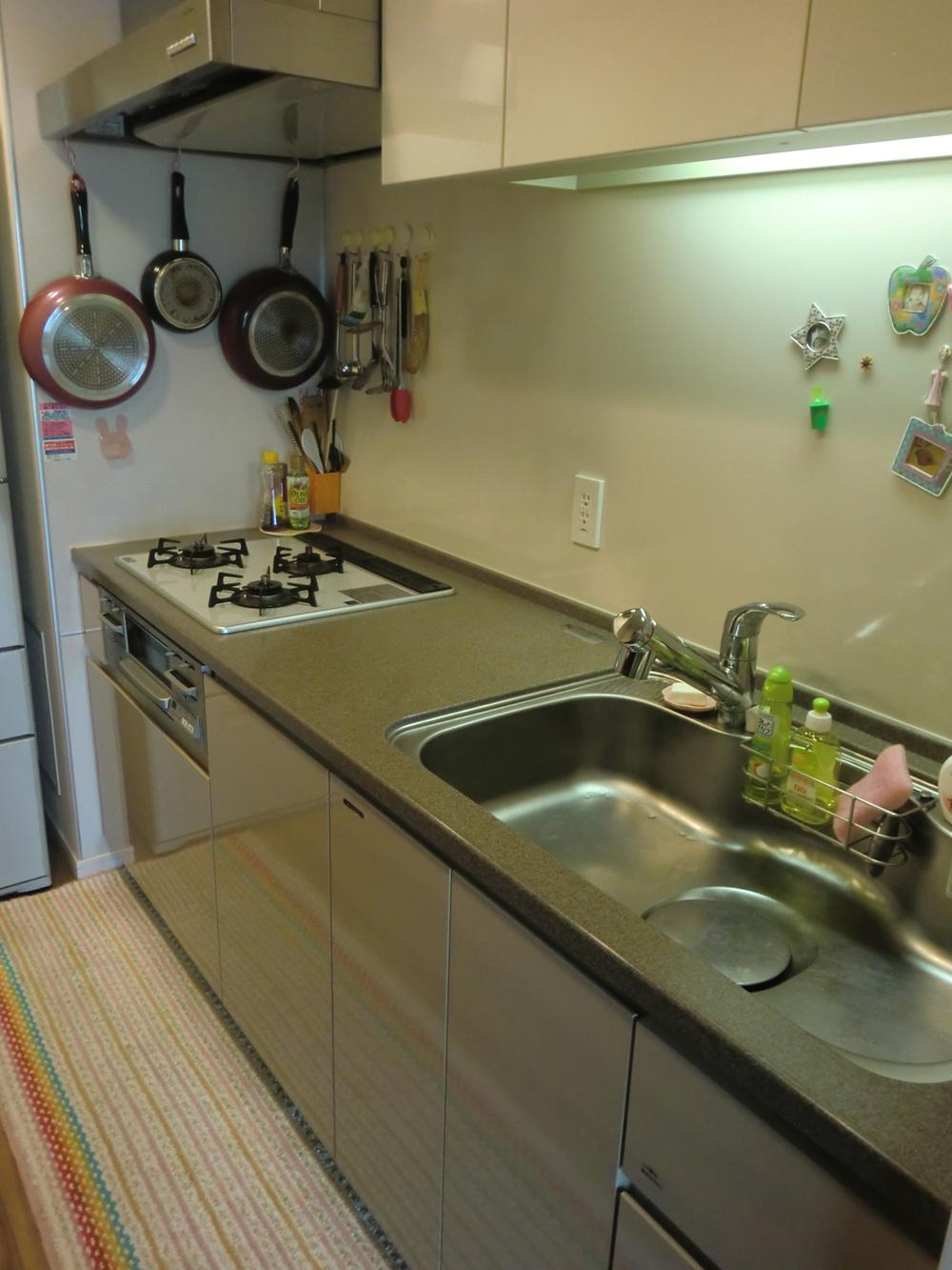Kitchen. Indoor (September 2013) Shooting