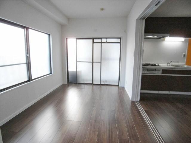 Non-living room. Living aside Western-style