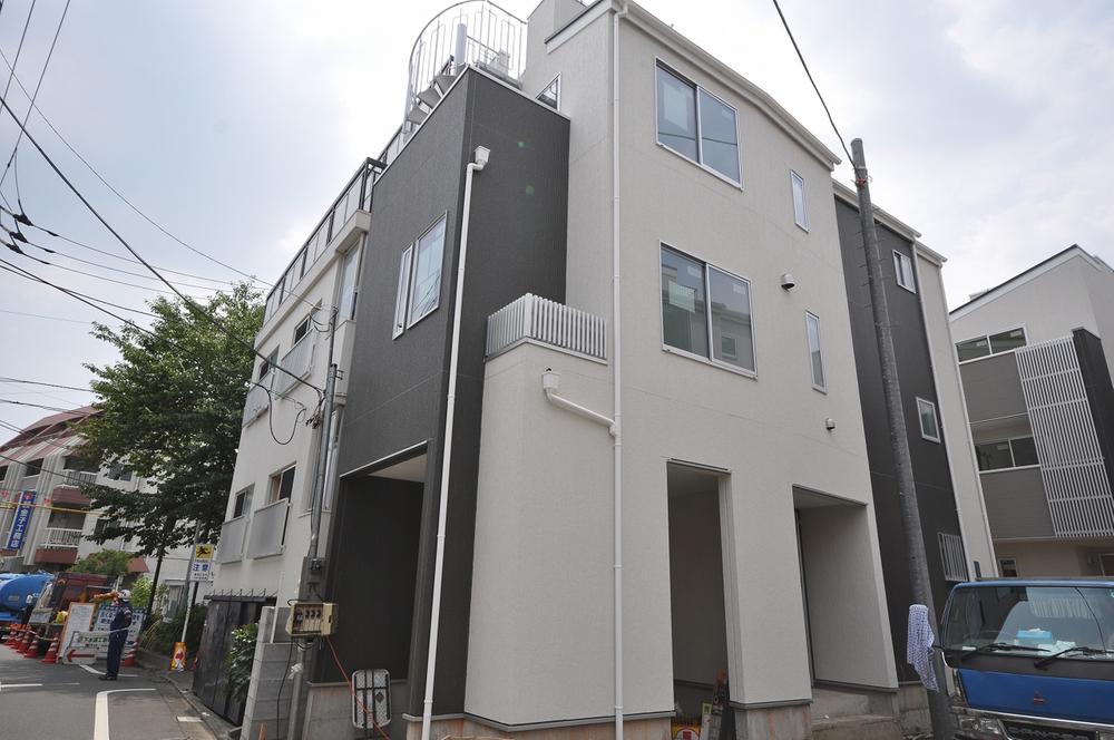 Other local. Local (08 May 2013) Shooting, E Building