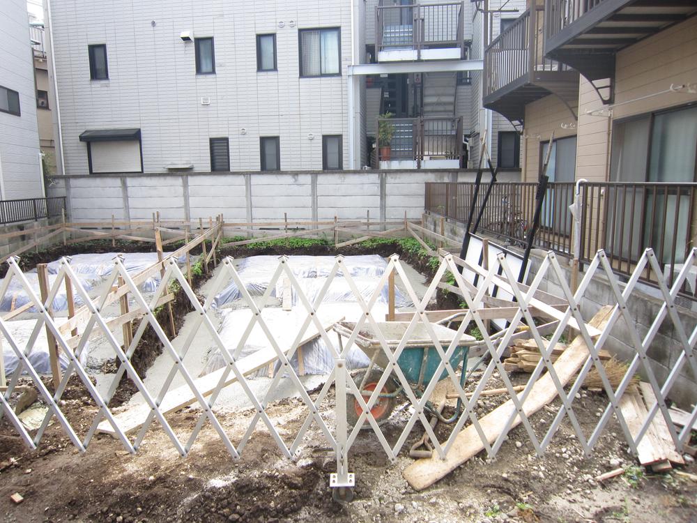 Local appearance photo. Local (10 May 2013) Shooting