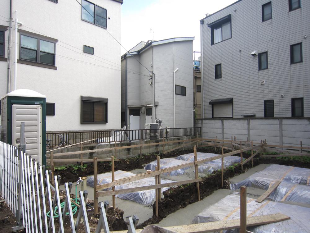 Local appearance photo. Local (10 May 2013) Shooting