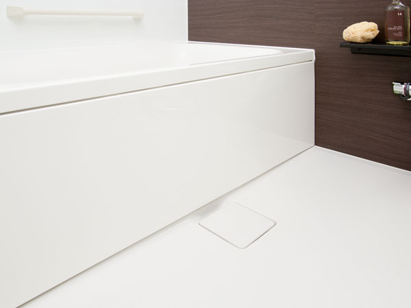 Bathing-wash room.  [Low-floor type unit bus] Bathroom has adopted a low-floor type unit bus, Stride and is suppressing the height below a lower than usual about 450 mm of bathtub.