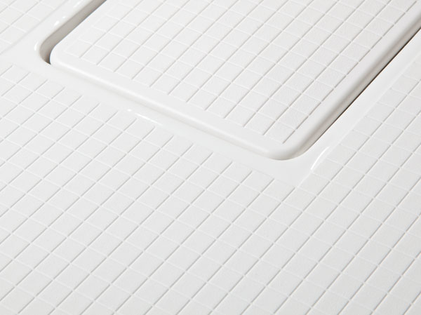 Bathing-wash room.  [Plane floor] In bathroom, Drainage has adopted a well puddles can be difficult to pattern the floor.