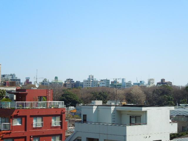 View photos from the dwelling unit. View from the site (October 2013) Shooting