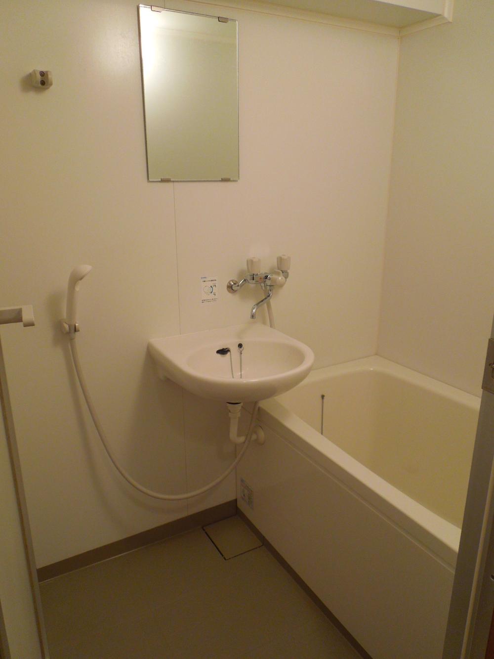 Bathroom. Indoor (March 2013) Shooting