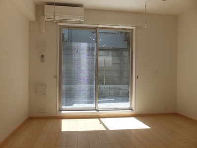 Living and room. Western-style 7 Pledge