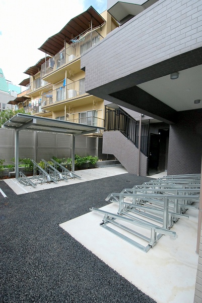 Other common areas. Bicycle equipped.