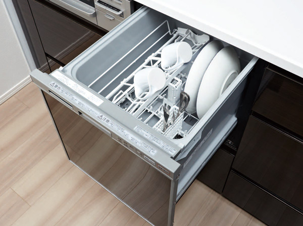 Kitchen.  [Dishwasher] I'm glad dishwasher to shorten the time of housework. It can be cleaned with less water than hand washing, You plenty of wash crockery.