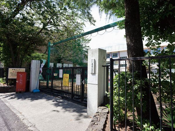 Surrounding environment. Toshima Ward Hosei elementary school (about 550m / 7-minute walk)